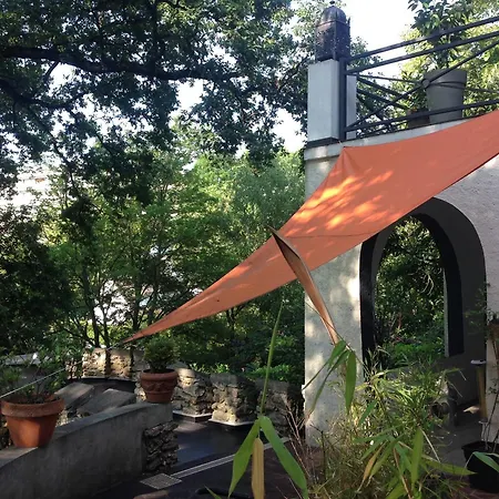 La Demeure Des Tilleuls Bed and Breakfast 3*