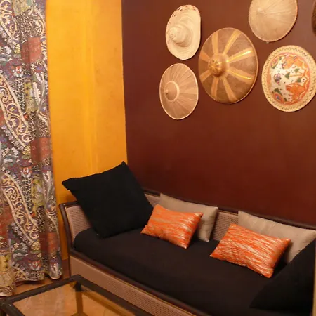 La Demeure Des Tilleuls Bed & Breakfast 2*