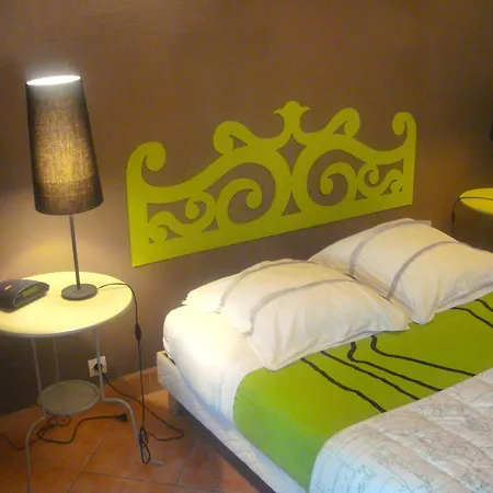 La Demeure Des Tilleuls Bed & Breakfast Châtenay