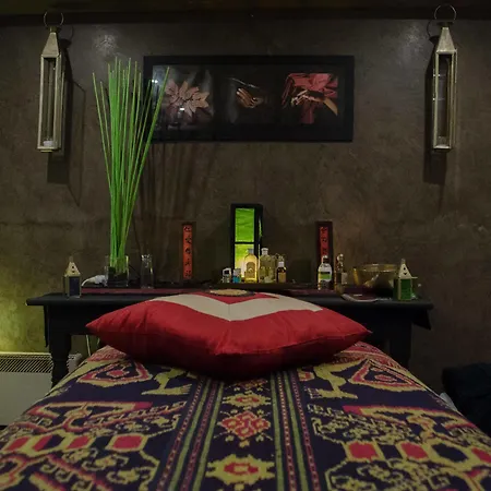 La Demeure Des Tilleuls Bed & Breakfast 2*