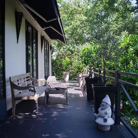 La Demeure Des Tilleuls Bed & Breakfast