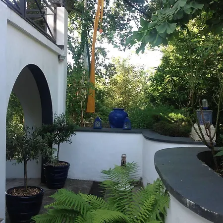 La Demeure Des Tilleuls Bed & Breakfast 2*