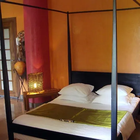 La Demeure Des Tilleuls Bed & Breakfast Châtenay